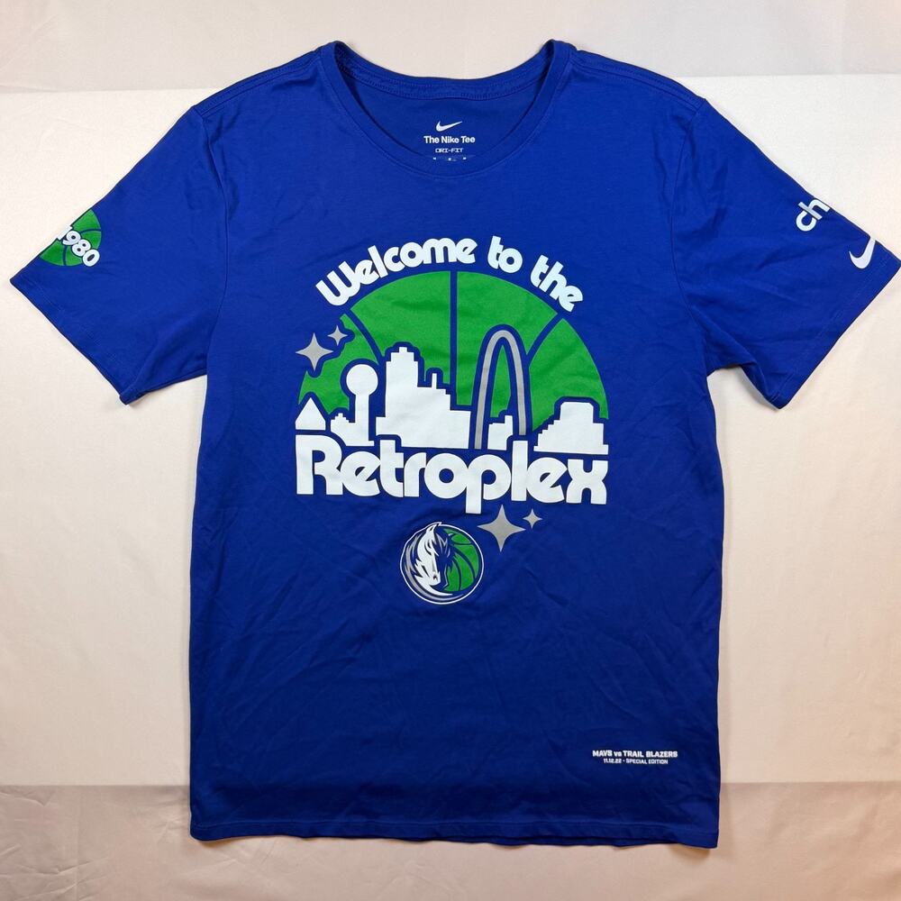Nike Dallas Mavericks Welcome To The Retroplex T-Shirt Size Medium